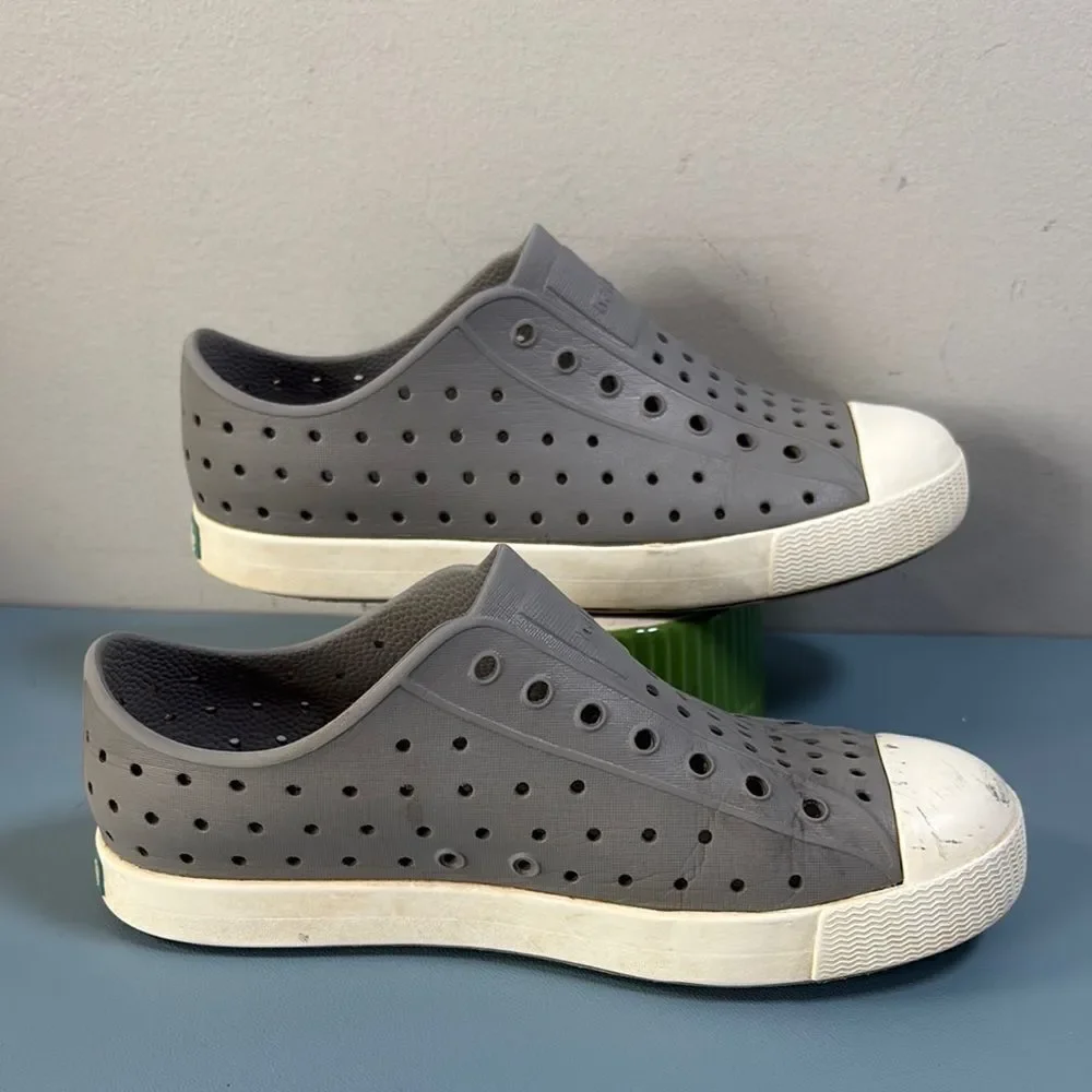 Native Junior Slip on and Gray & White Perforated Sneakers J3